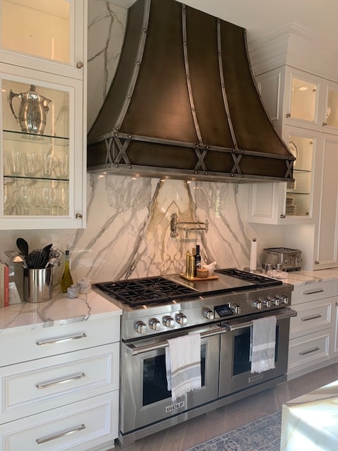 Curved with Strapping Black Wood Range Hood