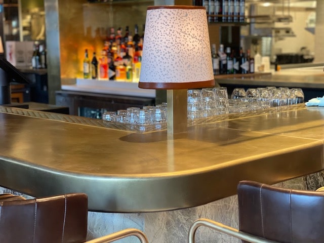 3 Reasons To Use Brass Countertops in Your Bar - La Bastille