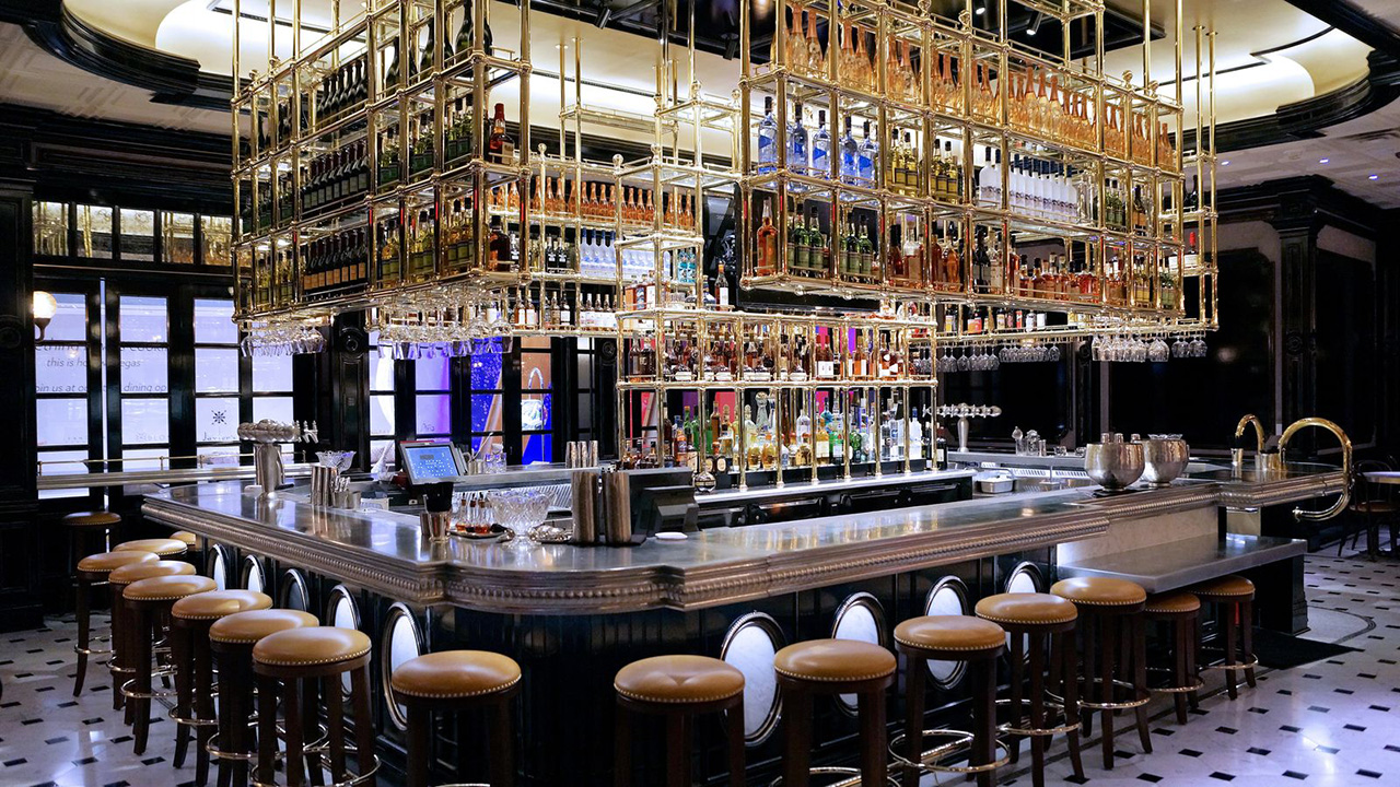 The French Bistro Bar Top: How Pewter Became the Defining Surface of Luxury Drinking Culture